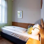 Отель Anna Amalia 3*