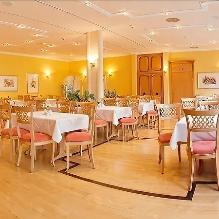 Hotel Anna Amalia 3*